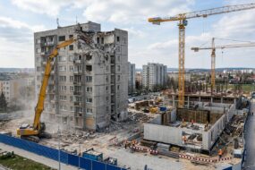 Koniec bloków z PRL? Kielce burzą 10-piętrowy wieżowiec i budują za 42 mln zł